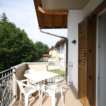 Apartment Monroc Commezzadura
